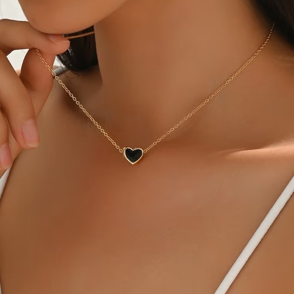 Free People Jewelry - NEW Elegant Black Heart Pendant Necklace. 🖤 Valentine’s Day Gift 💝 (A0-27)